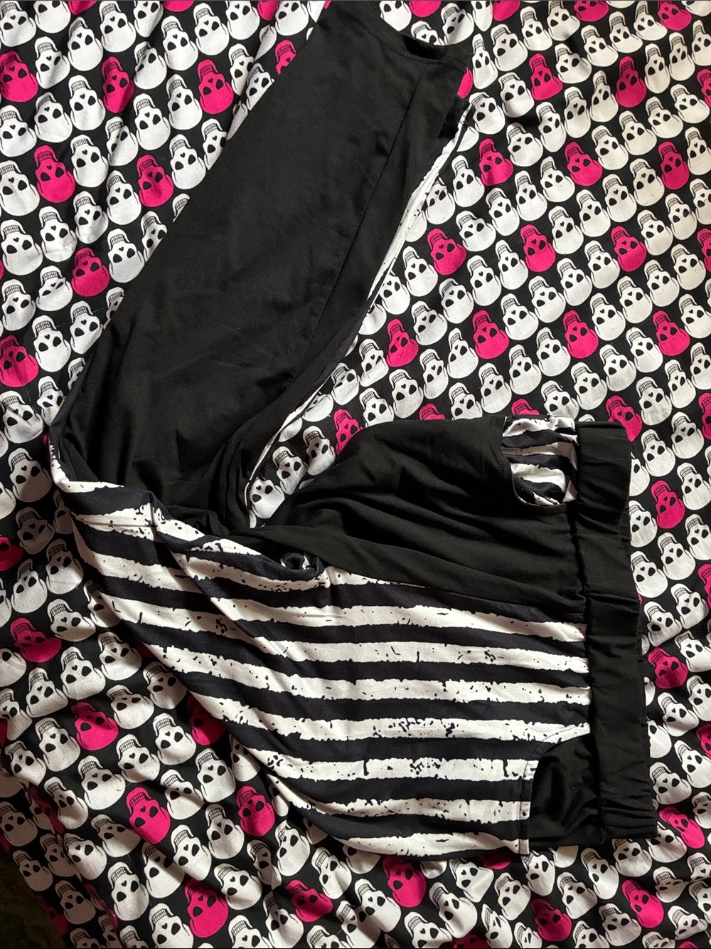 Black and white striped split color leggings with pockets